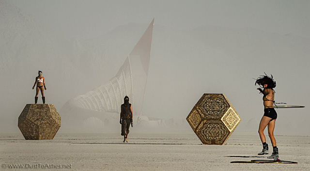 People in the dust storm